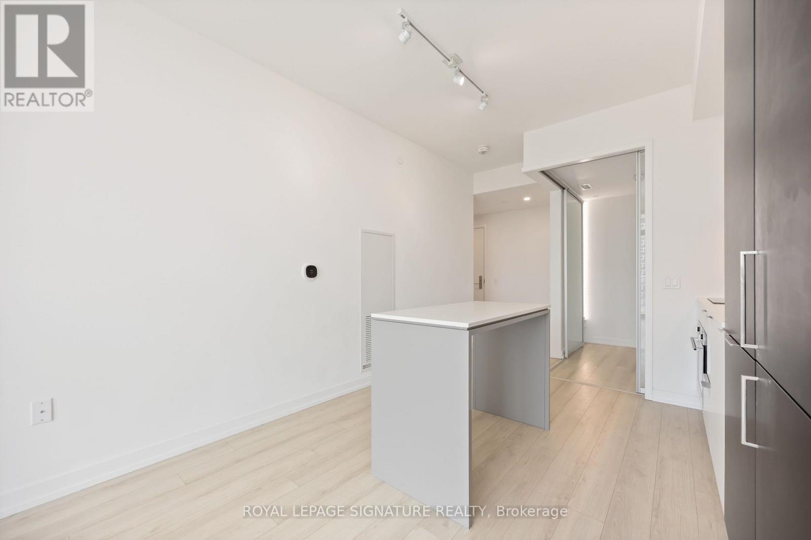 2404 - 33 HELENDALE AVENUE, Toronto (Yonge-Eglinton), Ontario, M4R0A4 — Photo 9