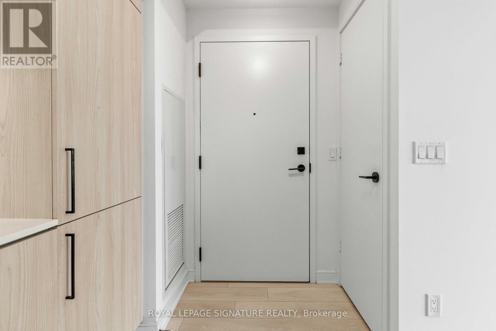 S451 - 35 ROLLING MILLS ROAD, Toronto (Waterfront Communities), Ontario, M5A0V6 — Photo 2