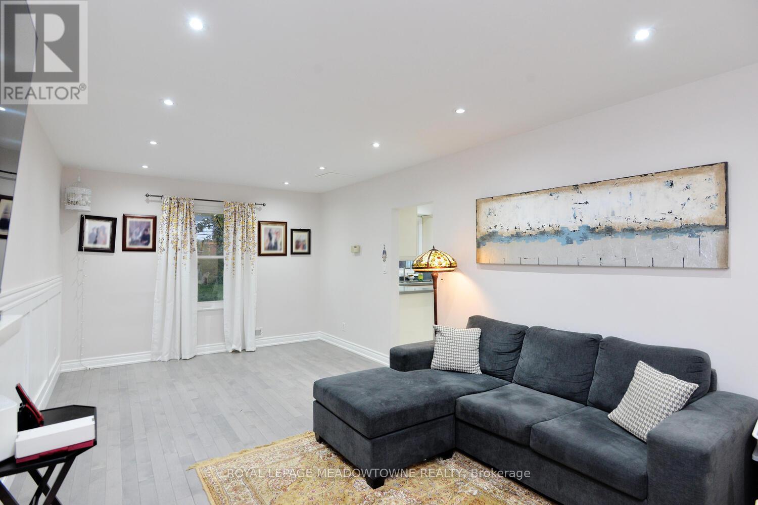 825 NORTH SERVICE ROAD, Mississauga (Lakeview), Ontario, L4Y1A2 — Photo 10