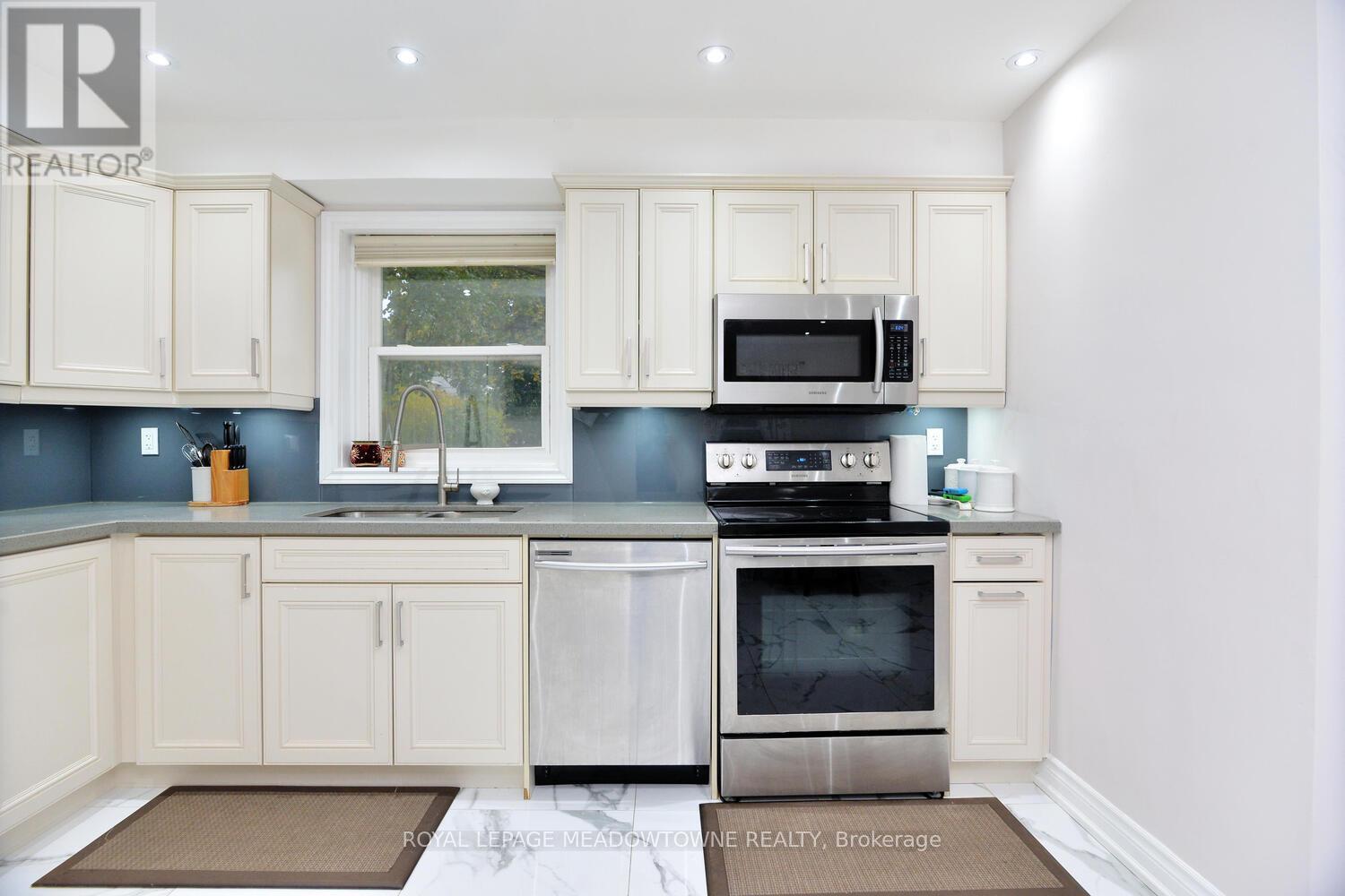 825 NORTH SERVICE ROAD, Mississauga (Lakeview), Ontario, L4Y1A2 — Photo 19