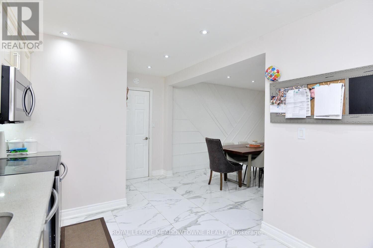 825 NORTH SERVICE ROAD, Mississauga (Lakeview), Ontario, L4Y1A2 — Photo 20