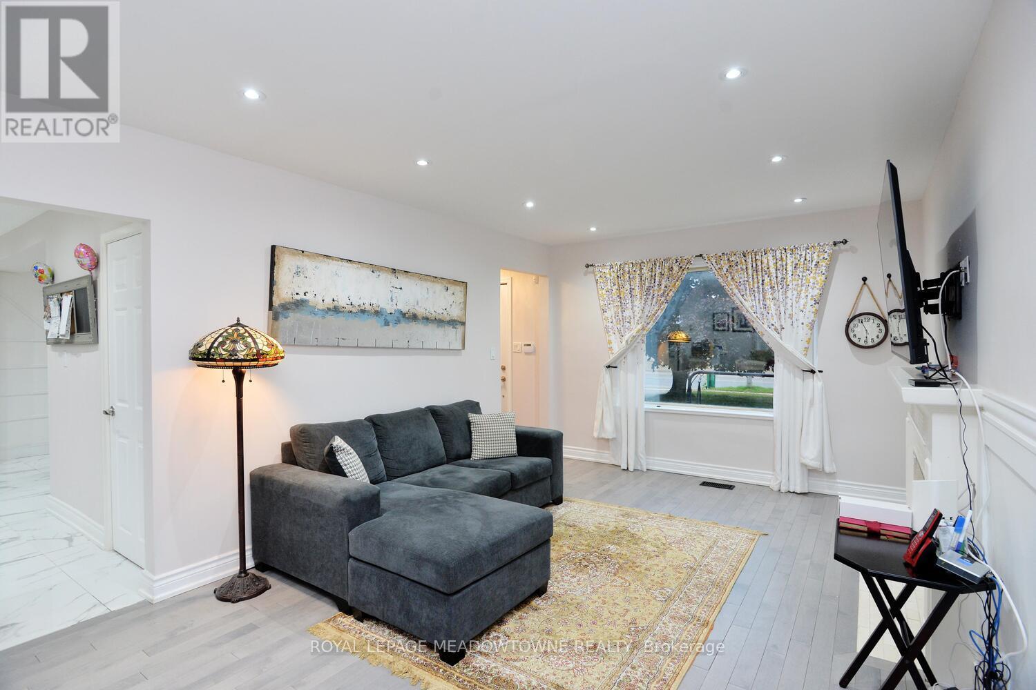 825 NORTH SERVICE ROAD, Mississauga (Lakeview), Ontario, L4Y1A2 — Photo 6