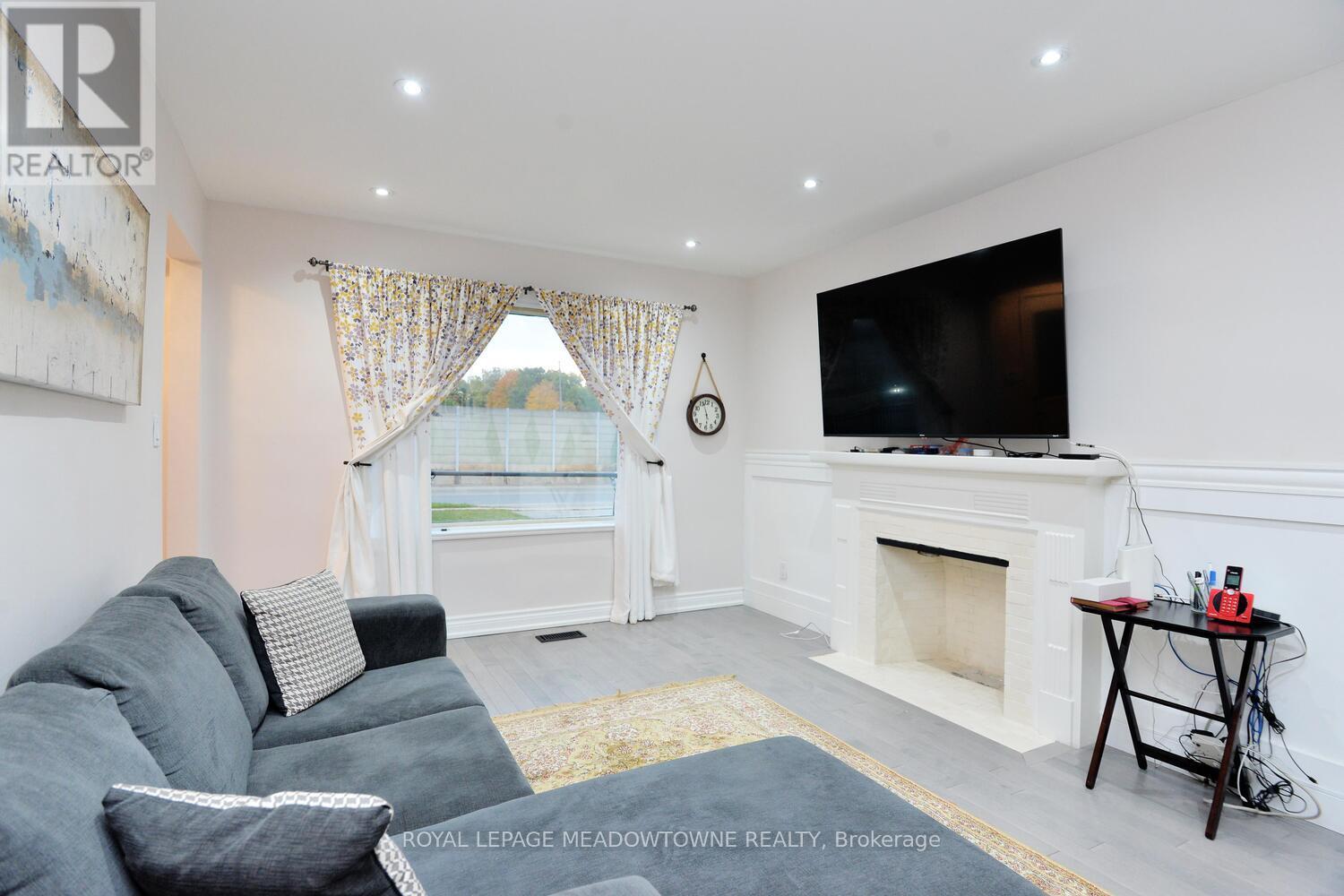 825 NORTH SERVICE ROAD, Mississauga (Lakeview), Ontario, L4Y1A2 — Photo 8