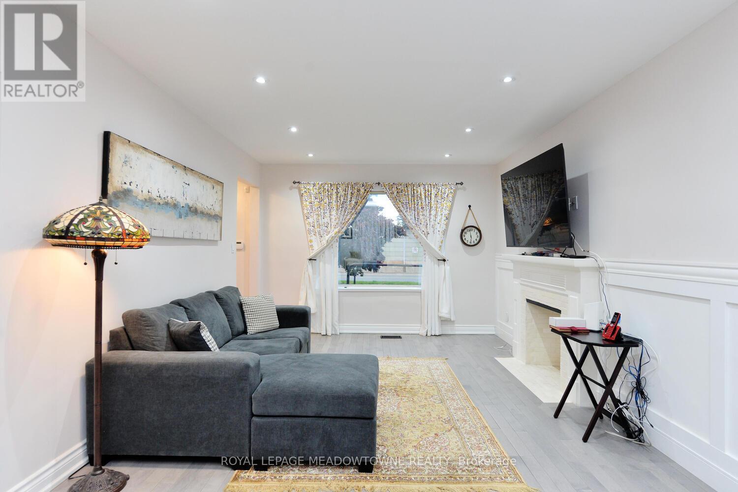 825 NORTH SERVICE ROAD, Mississauga (Lakeview), Ontario, L4Y1A2 — Photo 9