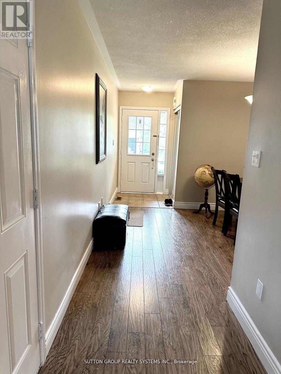 2467 SPRINGFOREST DRIVE, Oakville (BC Bronte Creek), Ontario, L6M0A2 — Photo 4