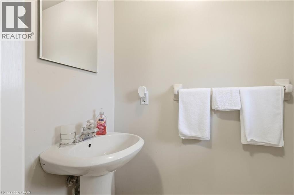 103 DOWNING Crescent, Barrie, Ontario, L4N8V5 — Photo 9