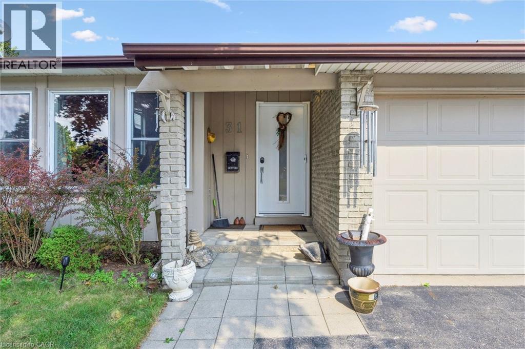 31 SAXONY Circle, Cambridge, Ontario, N1S4G6 — Photo 4