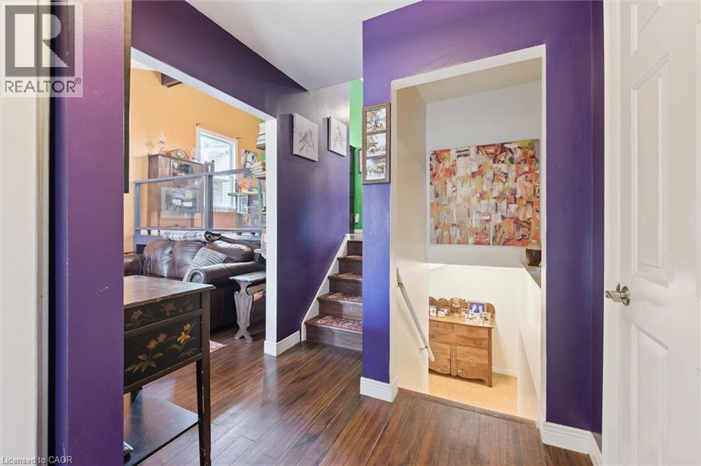 31 SAXONY Circle, Cambridge, Ontario, N1S4G6 — Photo 6