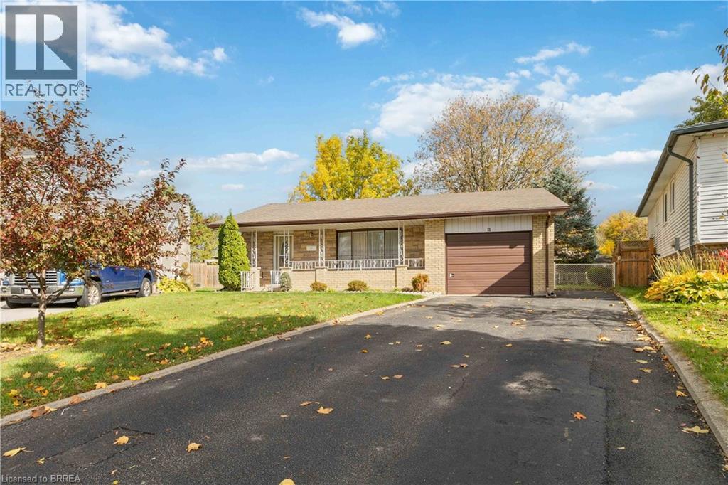 11 SIGURD JENSEN Court, Brantford, Ontario, N3R6Y8 — Photo 2