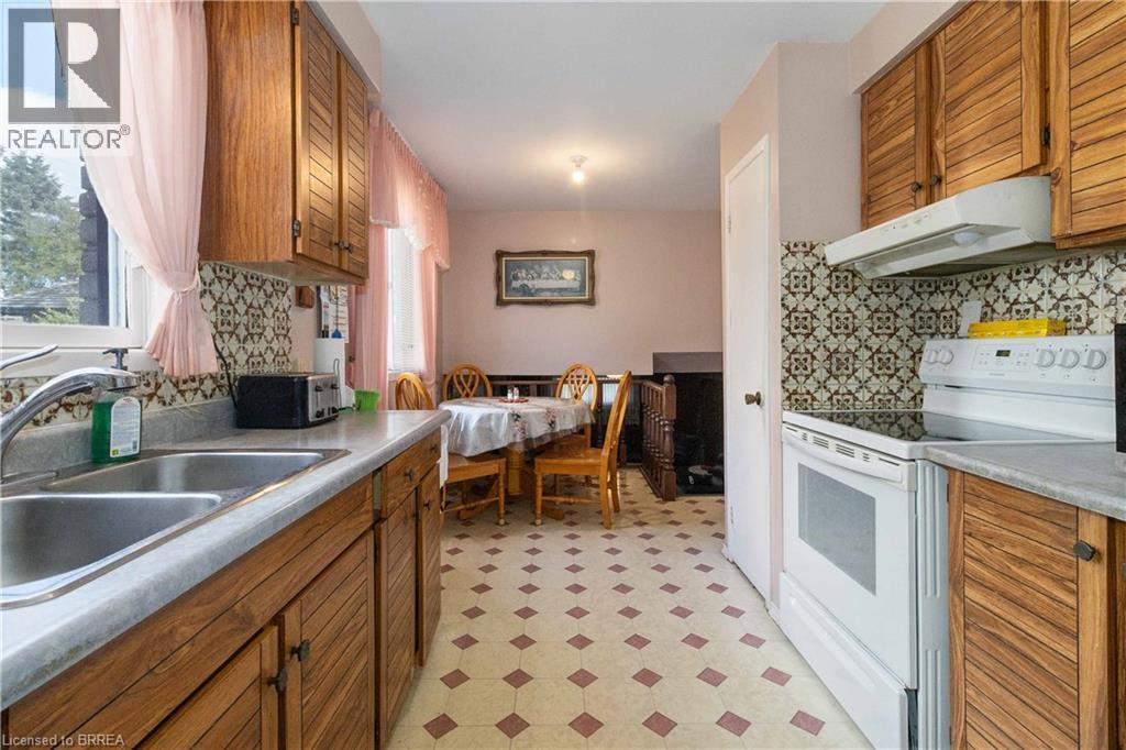 11 SIGURD JENSEN Court, Brantford, Ontario, N3R6Y8 — Photo 4