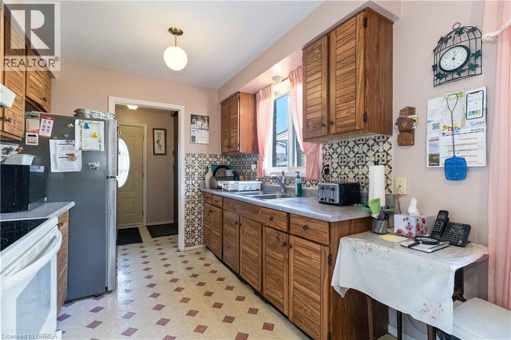 11 SIGURD JENSEN Court, Brantford, Ontario, N3R6Y8 — Photo 6