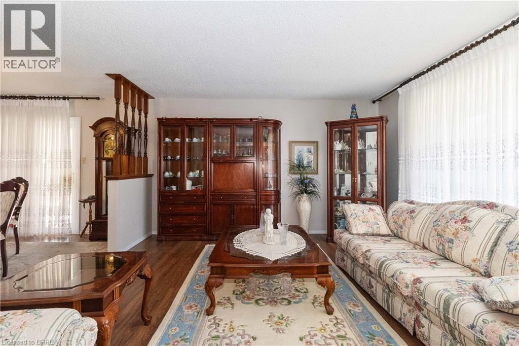 11 SIGURD JENSEN Court, Brantford, Ontario, N3R6Y8 — Photo 7