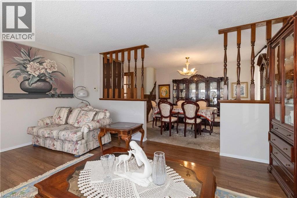 11 SIGURD JENSEN Court, Brantford, Ontario, N3R6Y8 — Photo 9