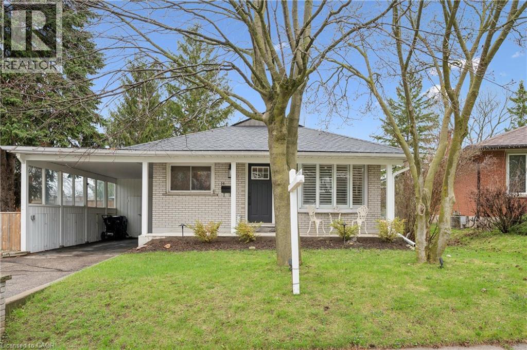 14 LINTON Place, Kitchener, Ontario, N2B2J9 — Photo 2