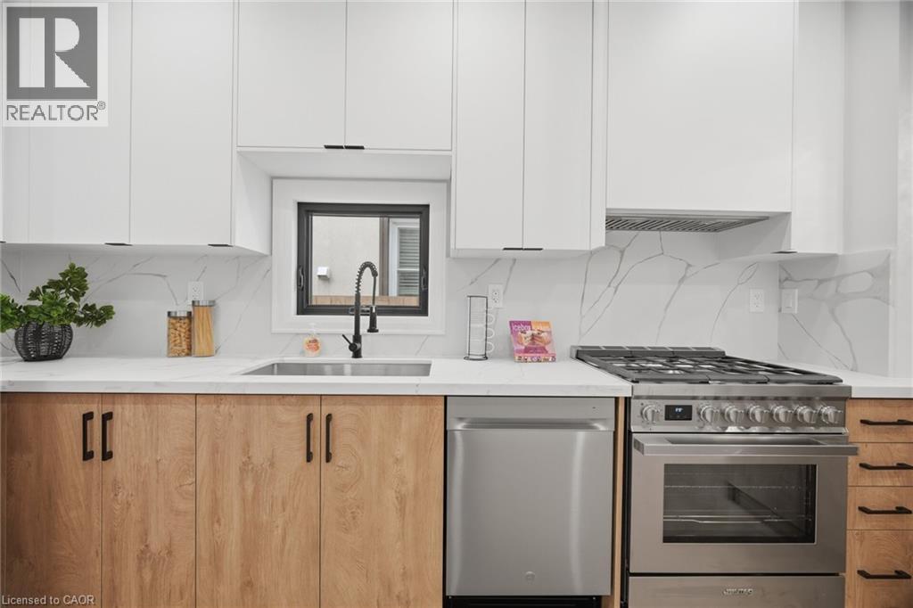 241 MARIA Street, Toronto, Ontario, M6P1W6 — Photo 9