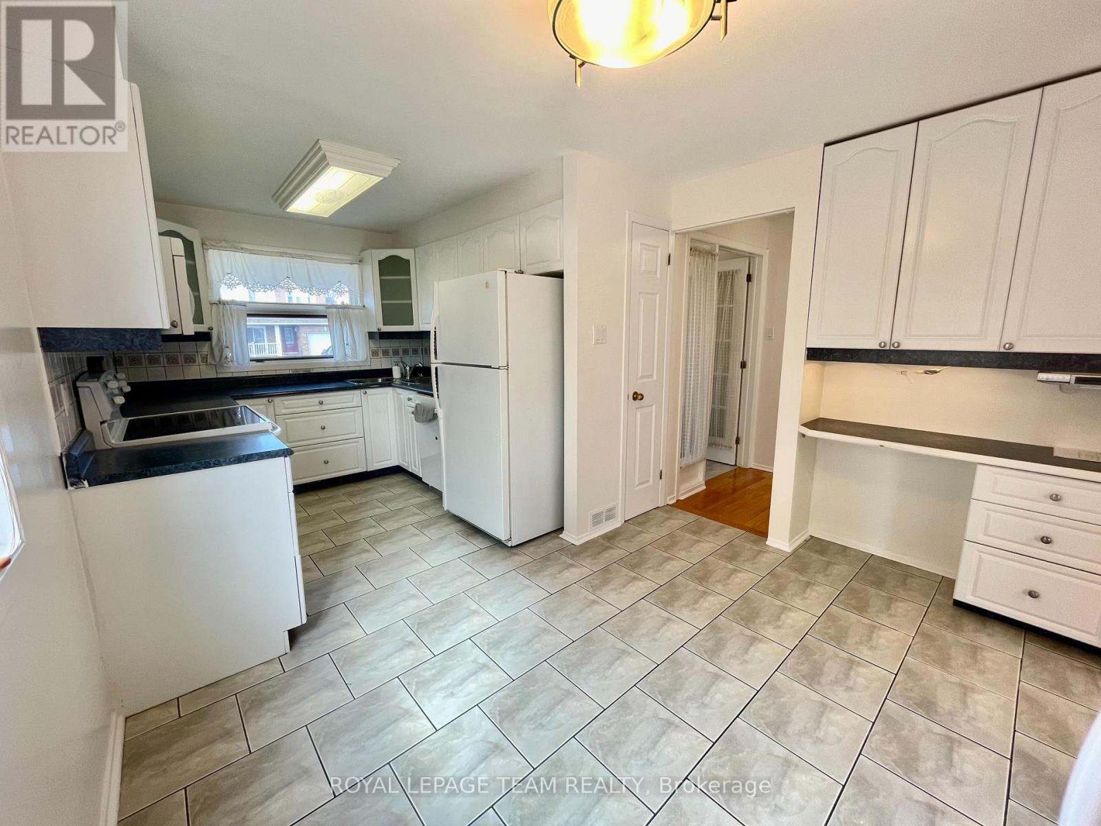 128 PINETRAIL CRESCENT, Ottawa, Ontario, K2G5A1 — Photo 11