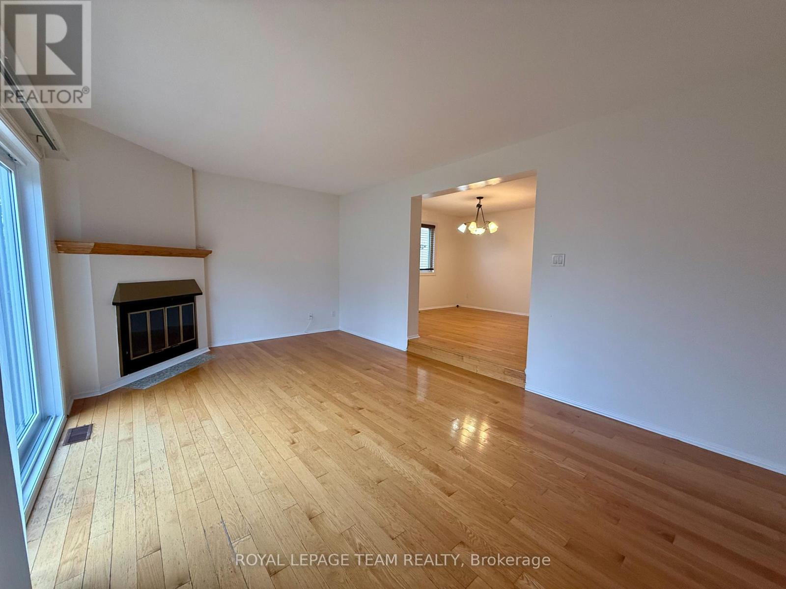 128 PINETRAIL CRESCENT, Ottawa, Ontario, K2G5A1 — Photo 4