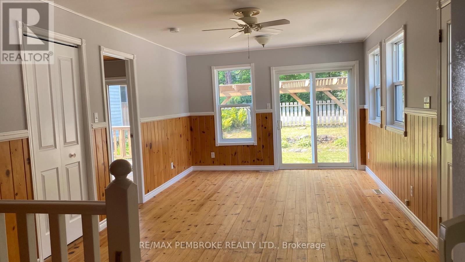 53 HURON STREET, Deep River, Ontario, K0J1P0 — Photo 2