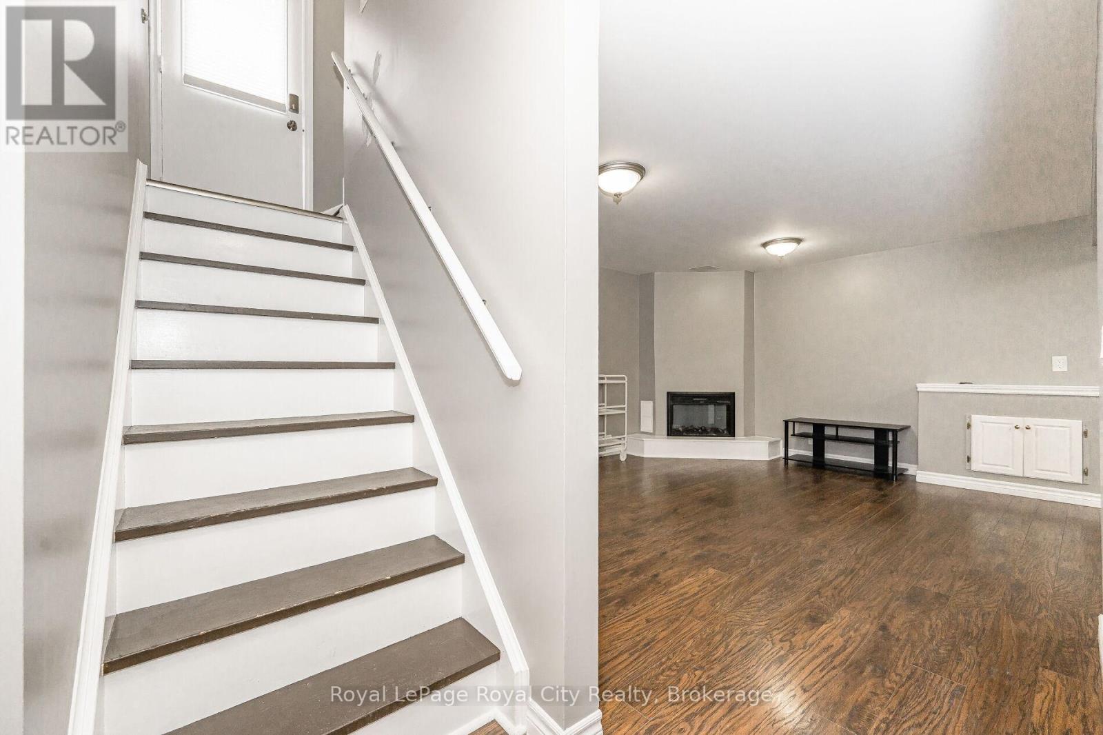 161 HADATI ROAD, Guelph (Grange Road), Ontario, N1E6N3 — Photo 3