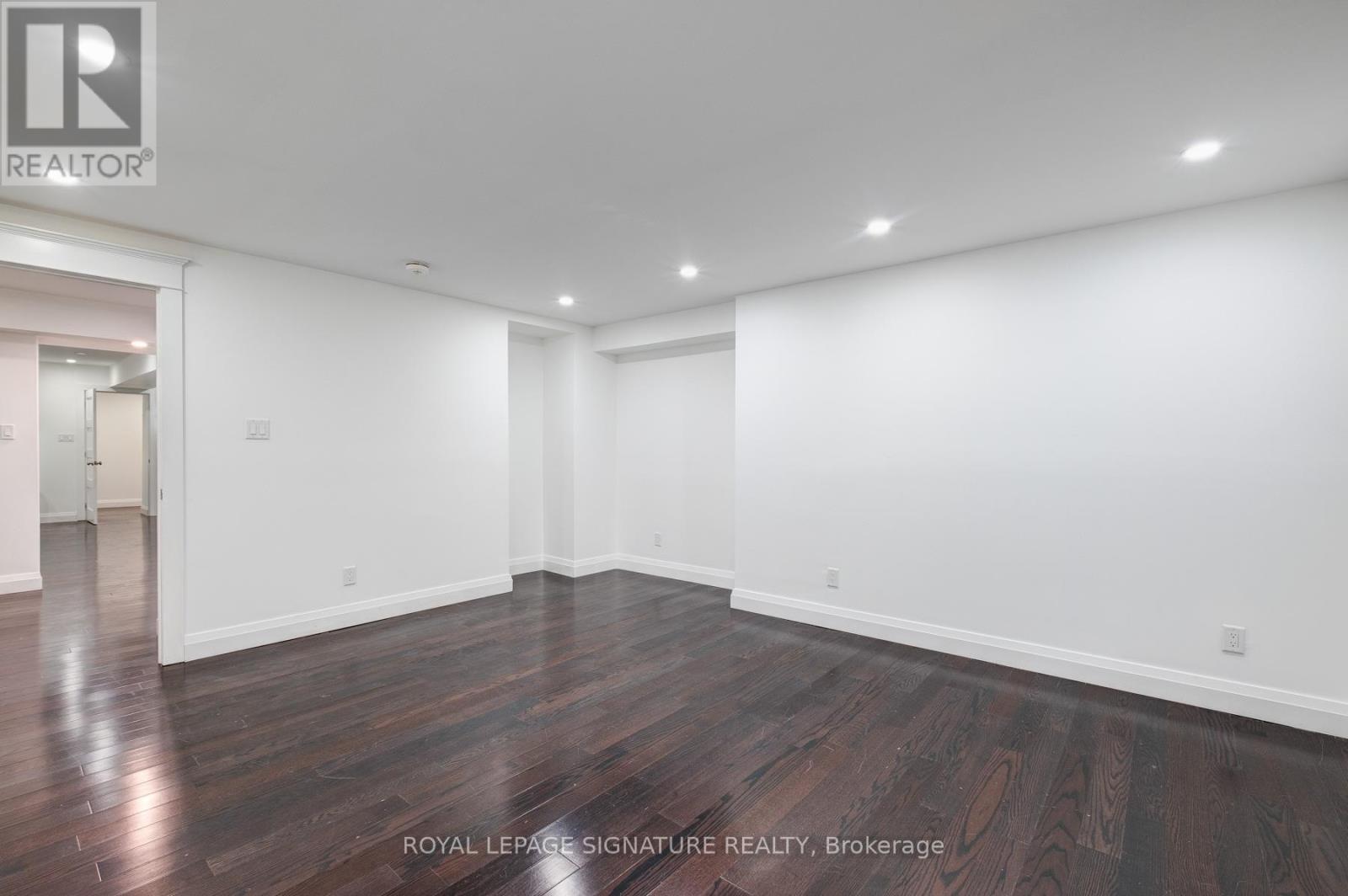 LOWER - 36 THYRA AVENUE, Toronto (Crescent Town), Ontario, M4C5G5 — Photo 11