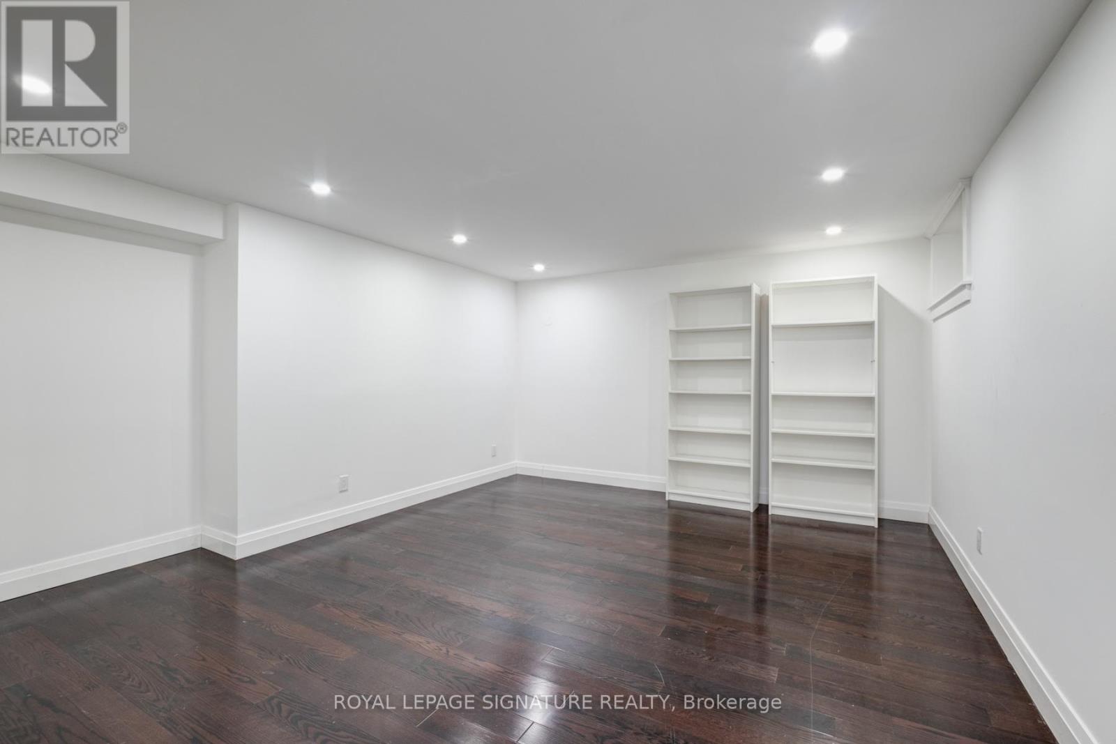 LOWER - 36 THYRA AVENUE, Toronto (Crescent Town), Ontario, M4C5G5 — Photo 12