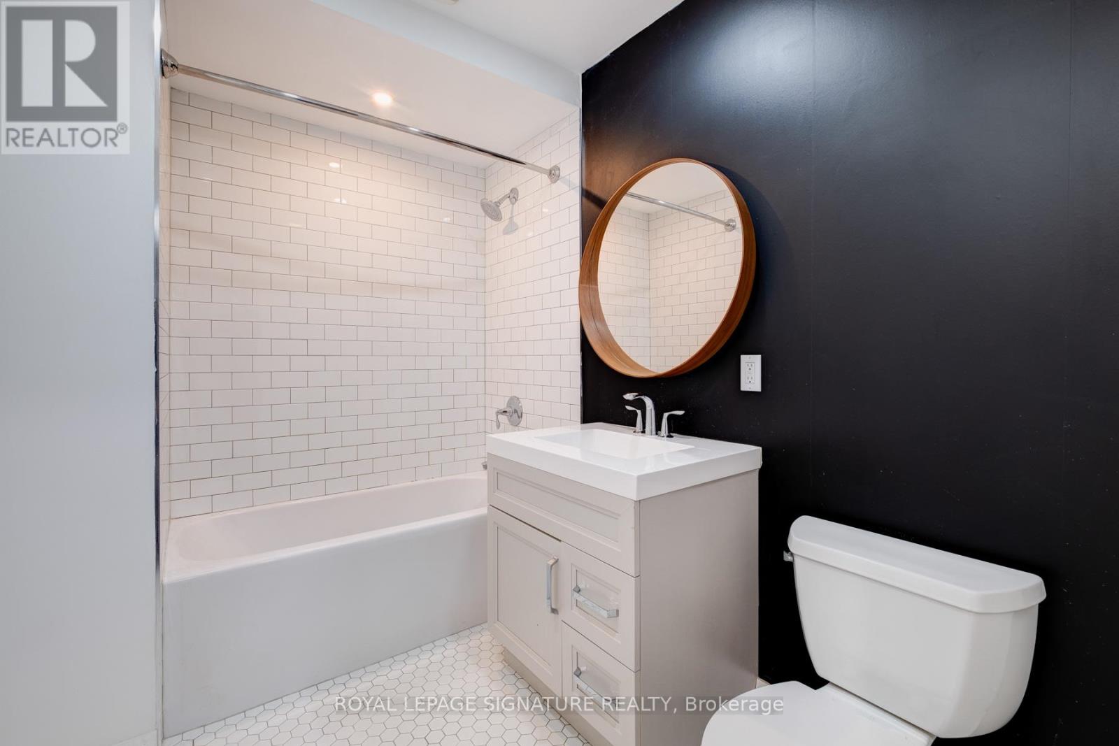 LOWER - 36 THYRA AVENUE, Toronto (Crescent Town), Ontario, M4C5G5 — Photo 16