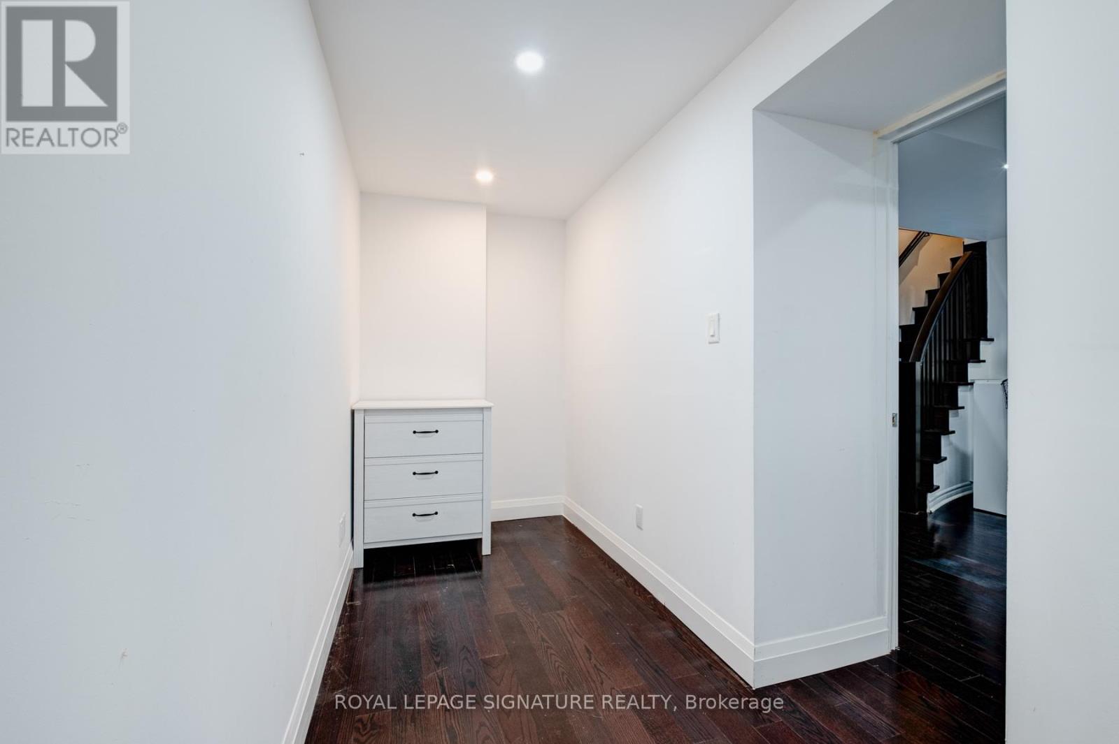 LOWER - 36 THYRA AVENUE, Toronto (Crescent Town), Ontario, M4C5G5 — Photo 18