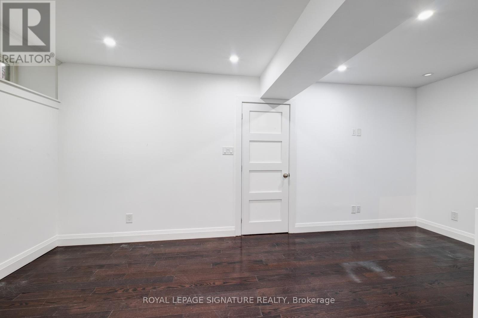 LOWER - 36 THYRA AVENUE, Toronto (Crescent Town), Ontario, M4C5G5 — Photo 7