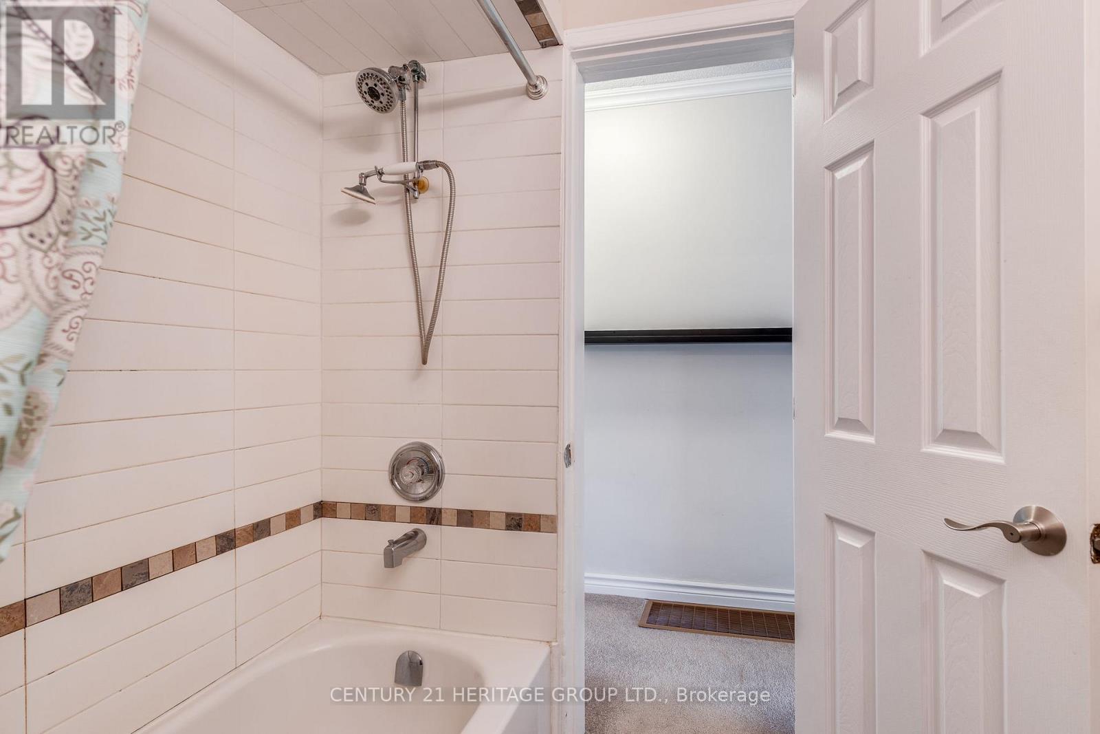 69 LINDSAY AVENUE, Newmarket (Bristol-London), Ontario, L3Y4N7 — Photo 18