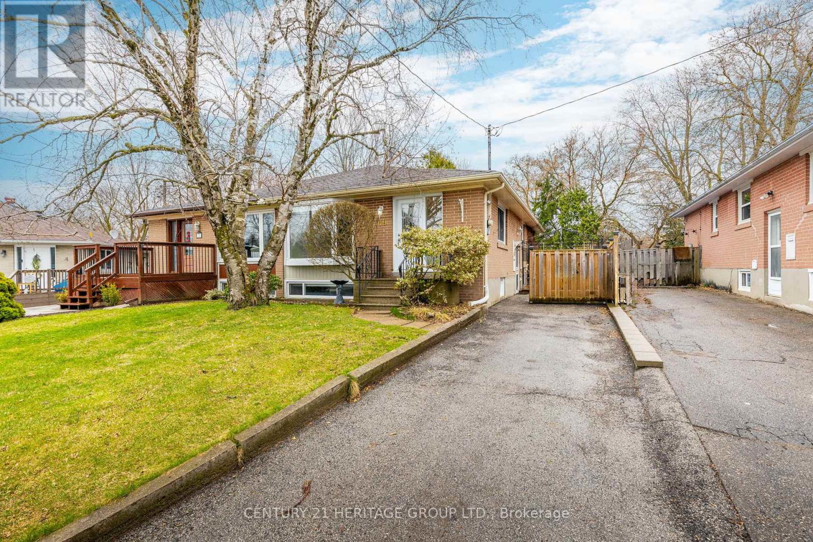 69 LINDSAY AVENUE, Newmarket (Bristol-London), Ontario, L3Y4N7 — Photo 2