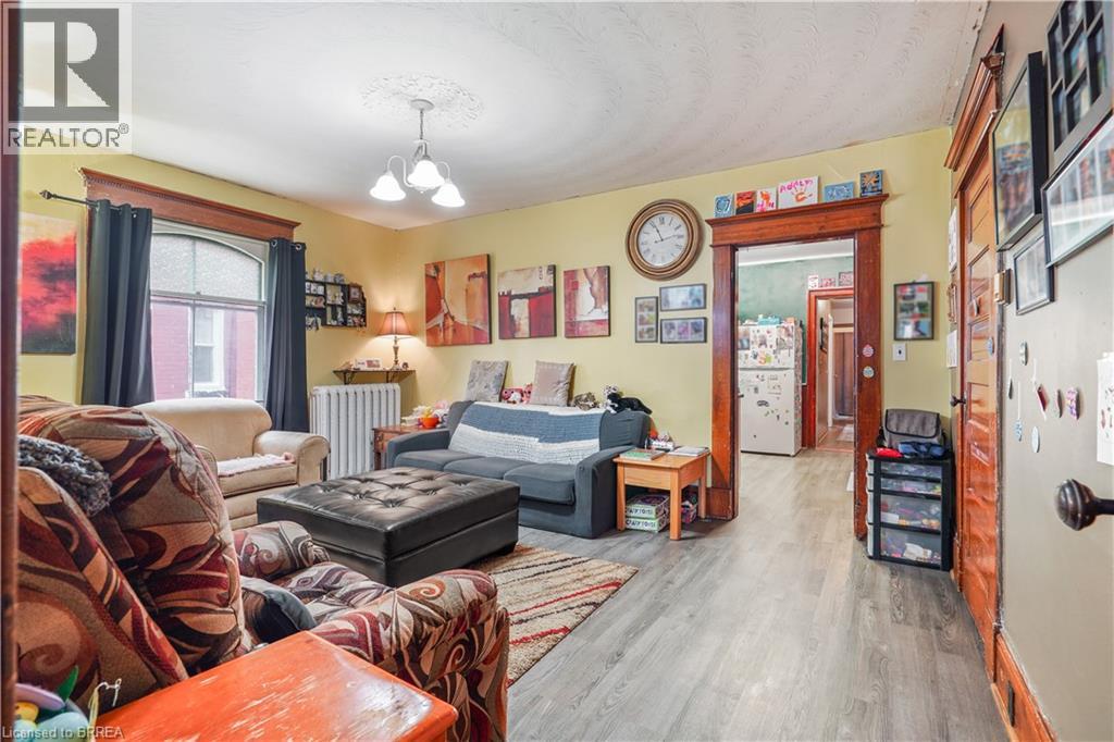 10 HENRIETTA Street, Brantford, Ontario, N3T3Y9 — Photo 21