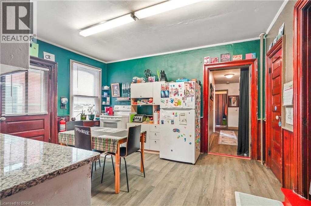 10 HENRIETTA Street, Brantford, Ontario, N3T3Y9 — Photo 23