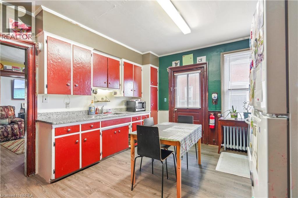 10 HENRIETTA Street, Brantford, Ontario, N3T3Y9 — Photo 25