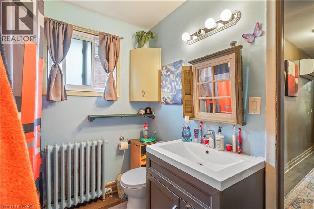 10 HENRIETTA Street, Brantford, Ontario, N3T3Y9 — Photo 29
