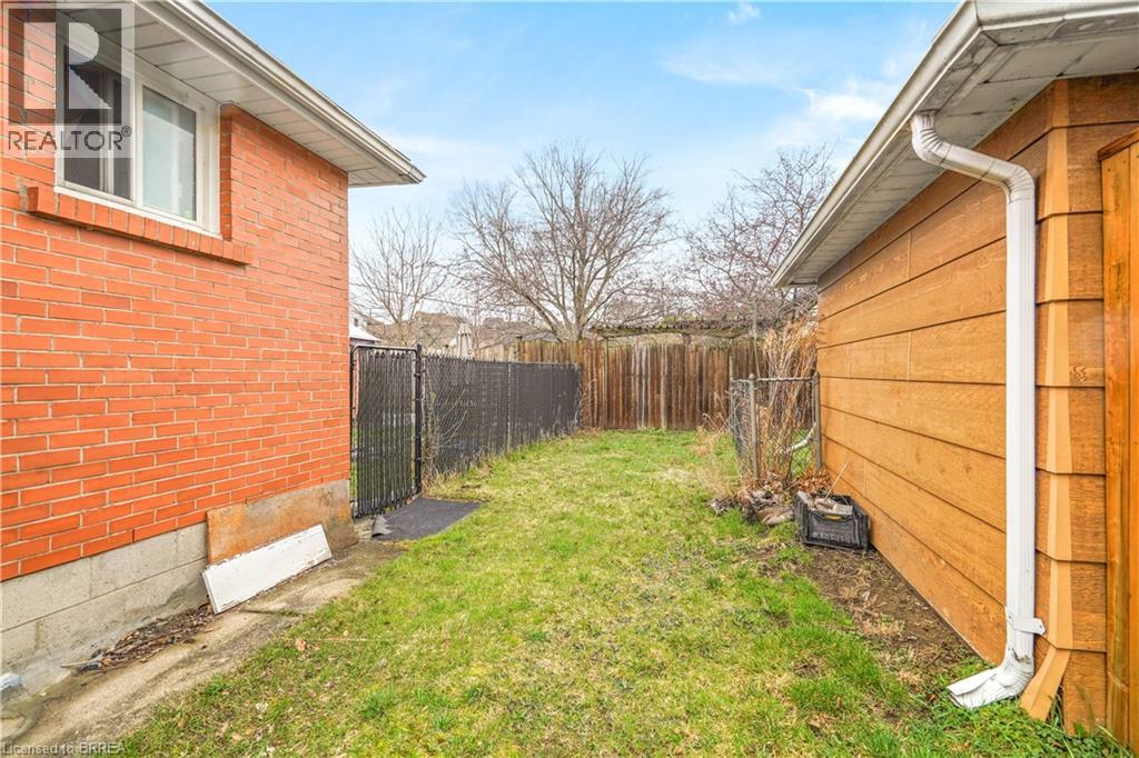 10 HENRIETTA Street, Brantford, Ontario, N3T3Y9 — Photo 31