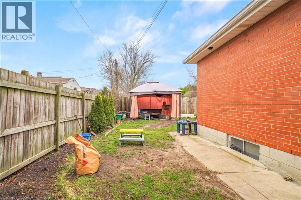 10 HENRIETTA Street, Brantford, Ontario, N3T3Y9 — Photo 36