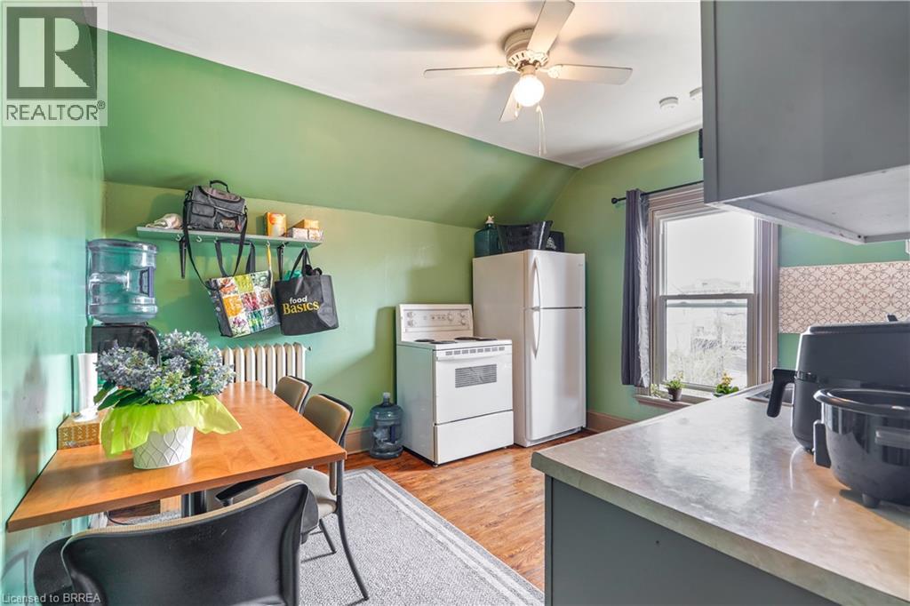 10 HENRIETTA Street, Brantford, Ontario, N3T3Y9 — Photo 7