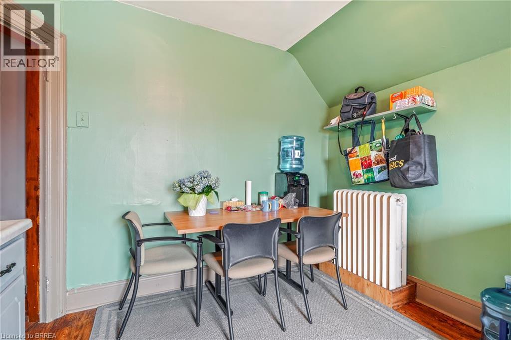 10 HENRIETTA Street, Brantford, Ontario, N3T3Y9 — Photo 8