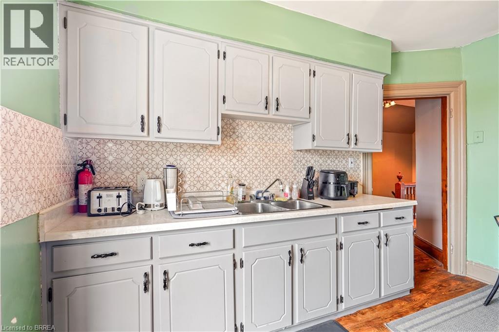 10 HENRIETTA Street, Brantford, Ontario, N3T3Y9 — Photo 9