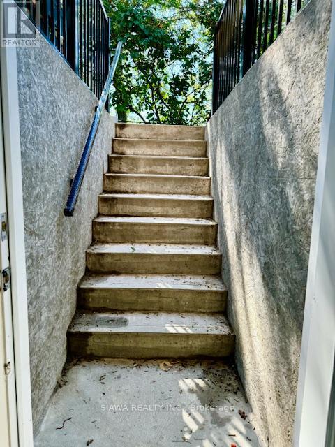 960 WINTERTON WAY, Mississauga (East Credit), Ontario, L5V1M6 — Photo 2