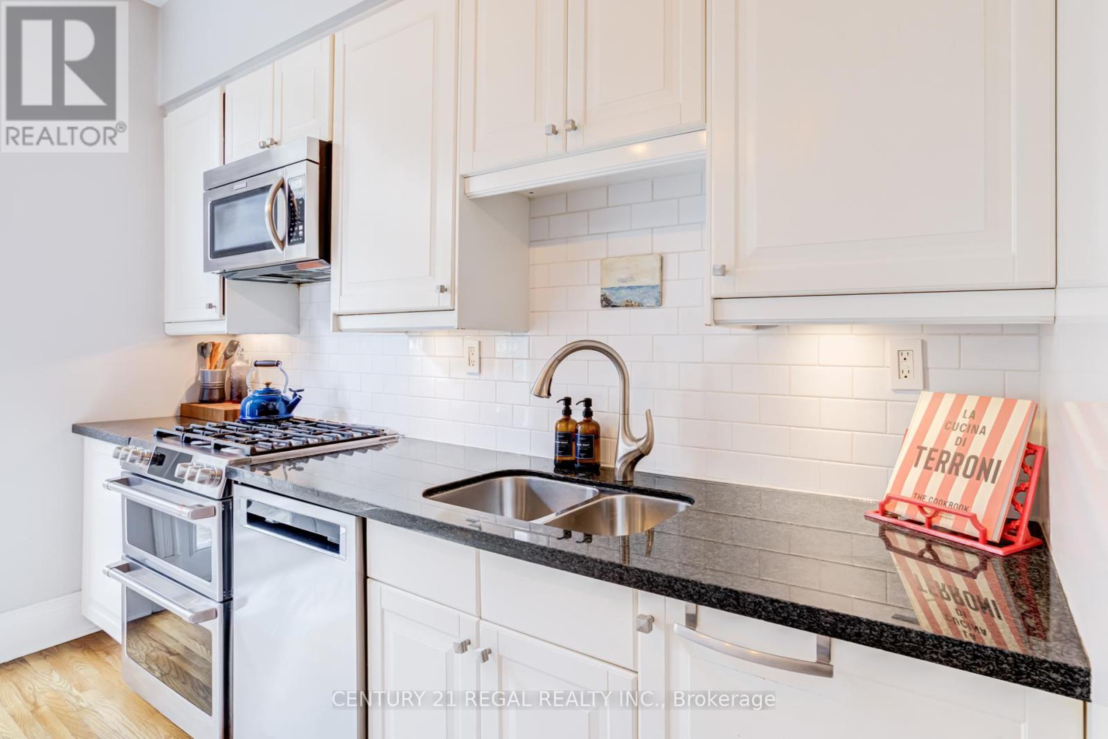 36 GOLDEN AVENUE, Toronto (Roncesvalles), Ontario, M6R2J4 — Photo 19