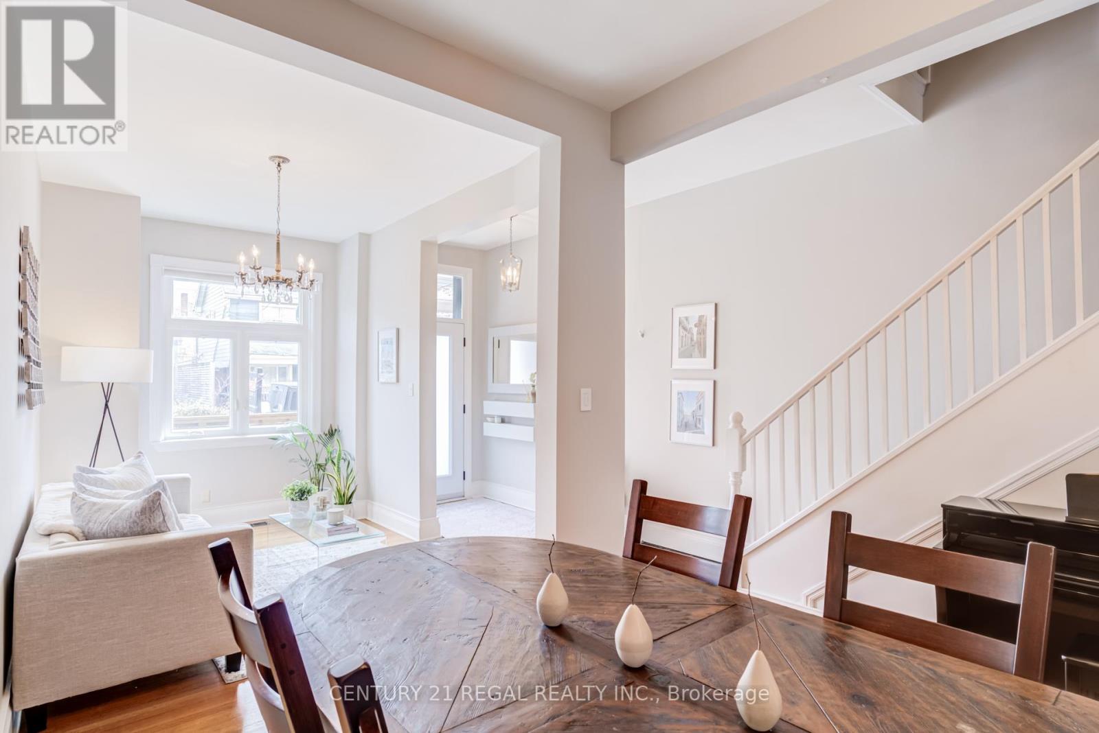 36 GOLDEN AVENUE, Toronto (Roncesvalles), Ontario, M6R2J4 — Photo 5