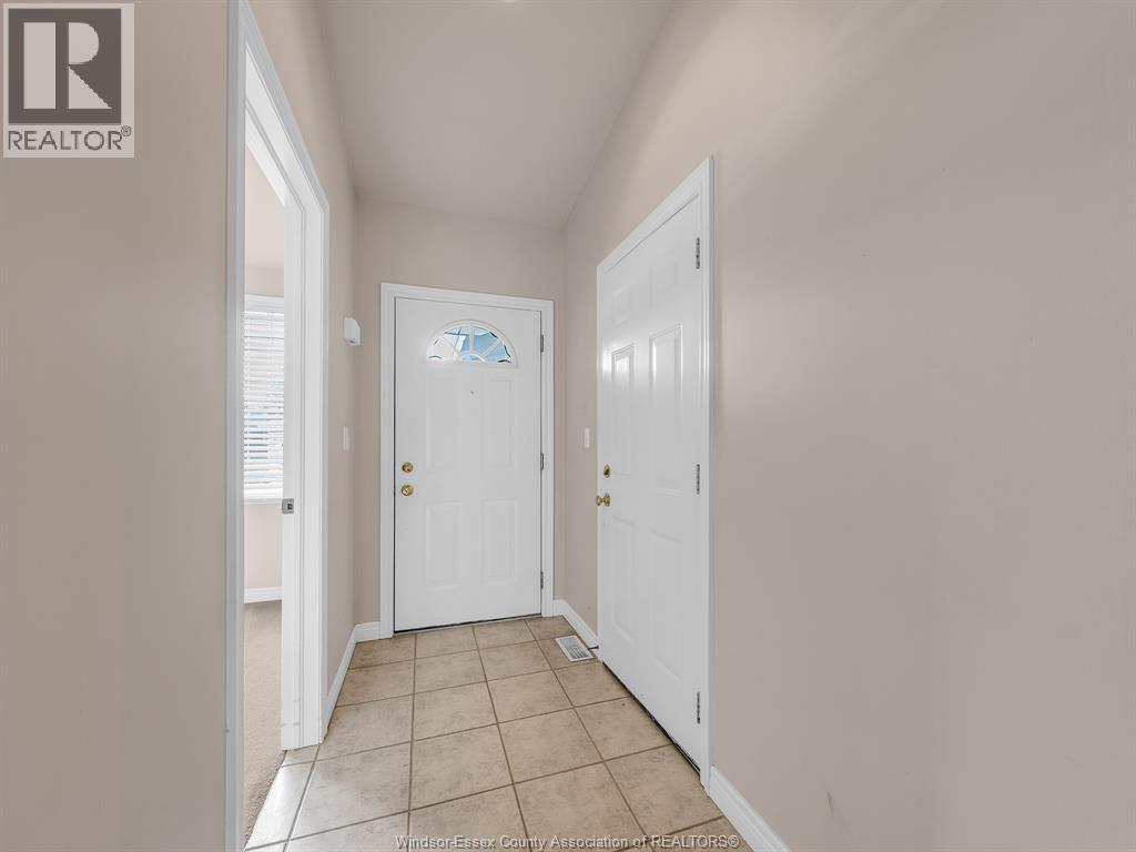 3747 PRAIRIE COURT, Windsor, Ontario, N9G2X4 — Photo 7