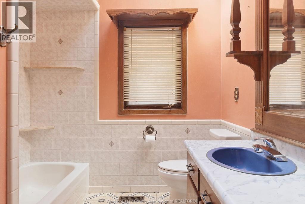 2417 PILLETTE ROAD, Windsor, Ontario, N8T1P7 — Photo 21