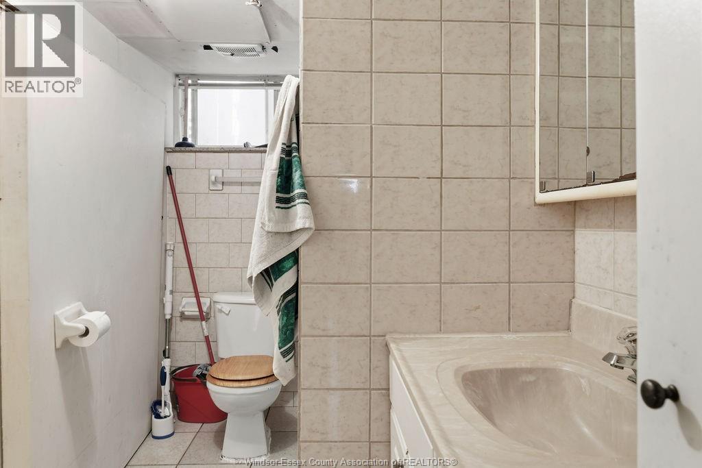 2417 PILLETTE ROAD, Windsor, Ontario, N8T1P7 — Photo 29