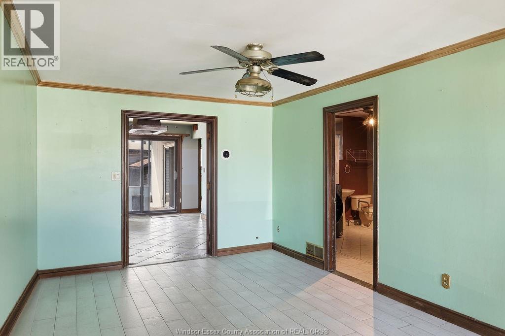 2417 PILLETTE ROAD, Windsor, Ontario, N8T1P7 — Photo 6