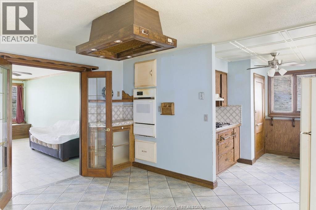 2417 PILLETTE ROAD, Windsor, Ontario, N8T1P7 — Photo 9