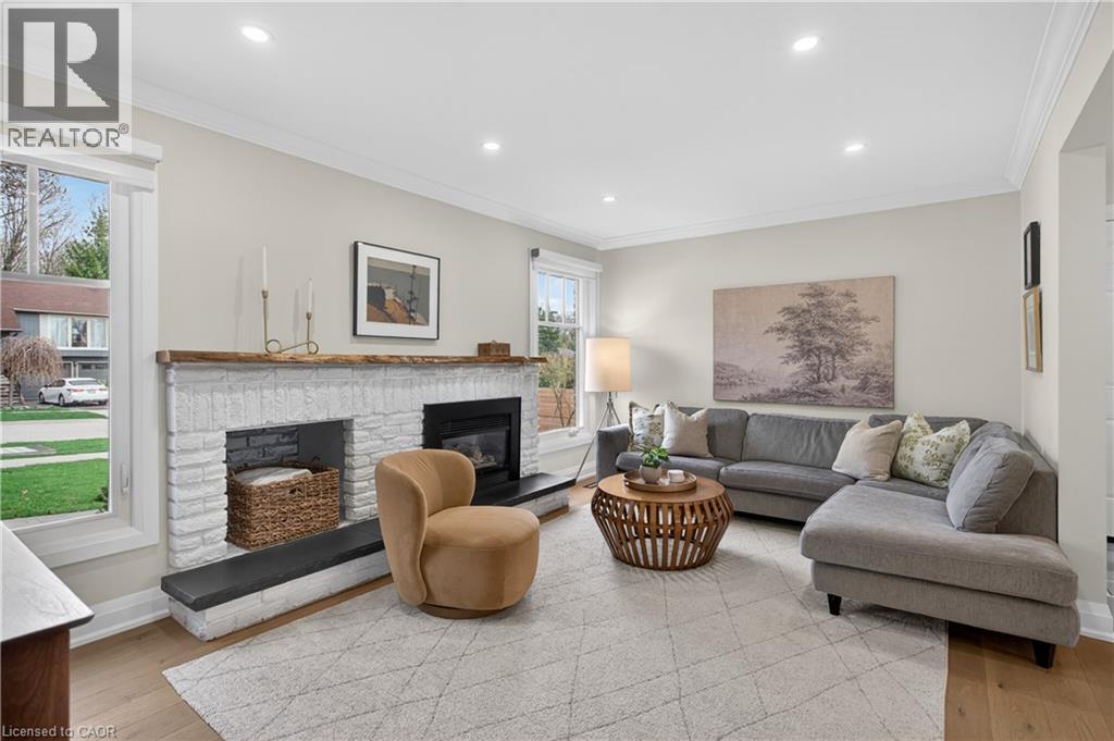 1878 HEATHER HILLS Drive, Burlington, Ontario, L7P3A3 — Photo 3