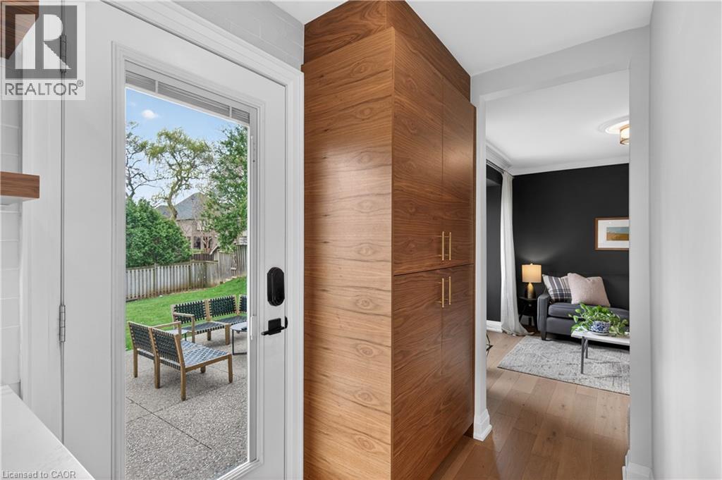 1878 HEATHER HILLS Drive, Burlington, Ontario, L7P3A3 — Photo 9