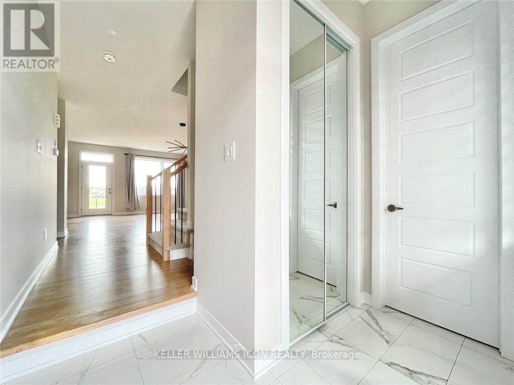 318 CANADENSIS LANE, Ottawa, Ontario, K2J6X8 — Photo 2